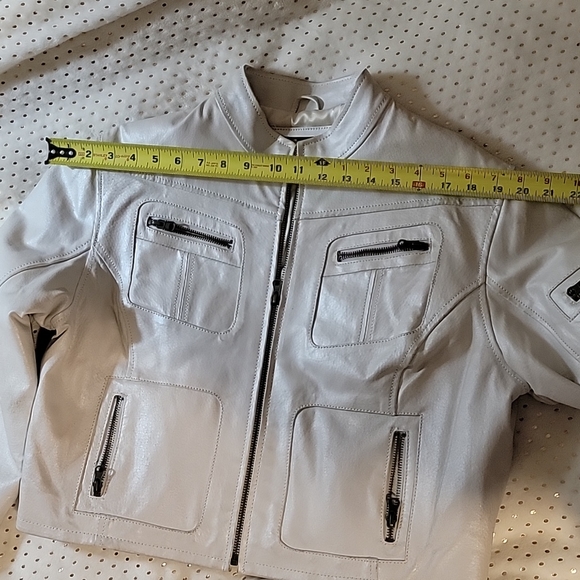 Jacket - Picture 10 of 10